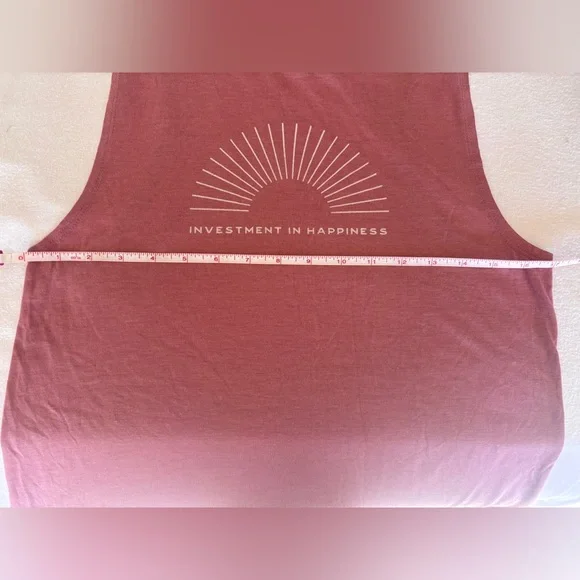 Vuori Investment in Happiness Muscle Tank Top Sleeveless Mauve Pink Large Sun - Picture 4 of 8
